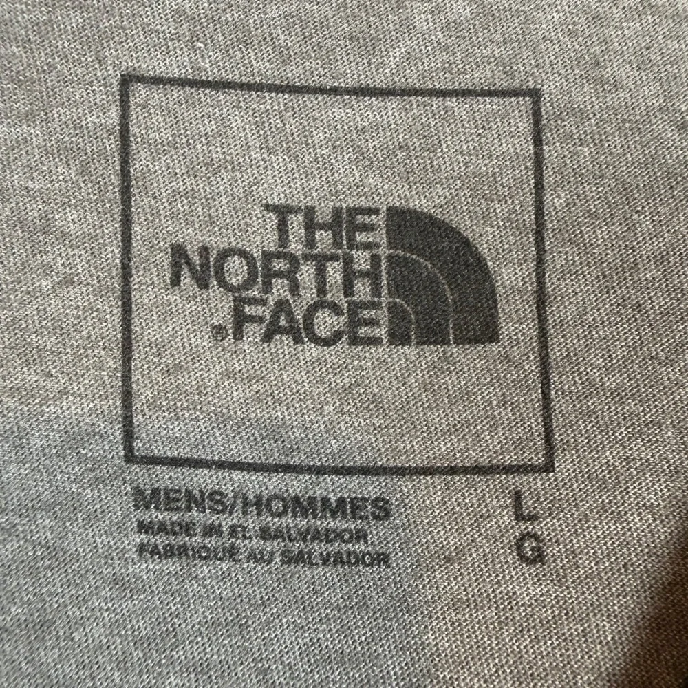 The North Face Long Sleeve T-Shirt Mens Large Grey Graphic Logo Crew‎ Neck Tee